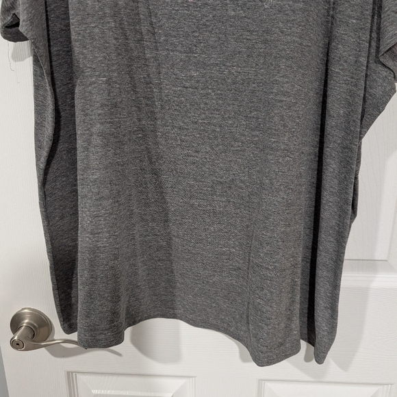 Lane Bryant Gray Graphic T-Shirt Never Stop Dreaming w/ Floral Design Size 26/28 - Picture 5 of 7